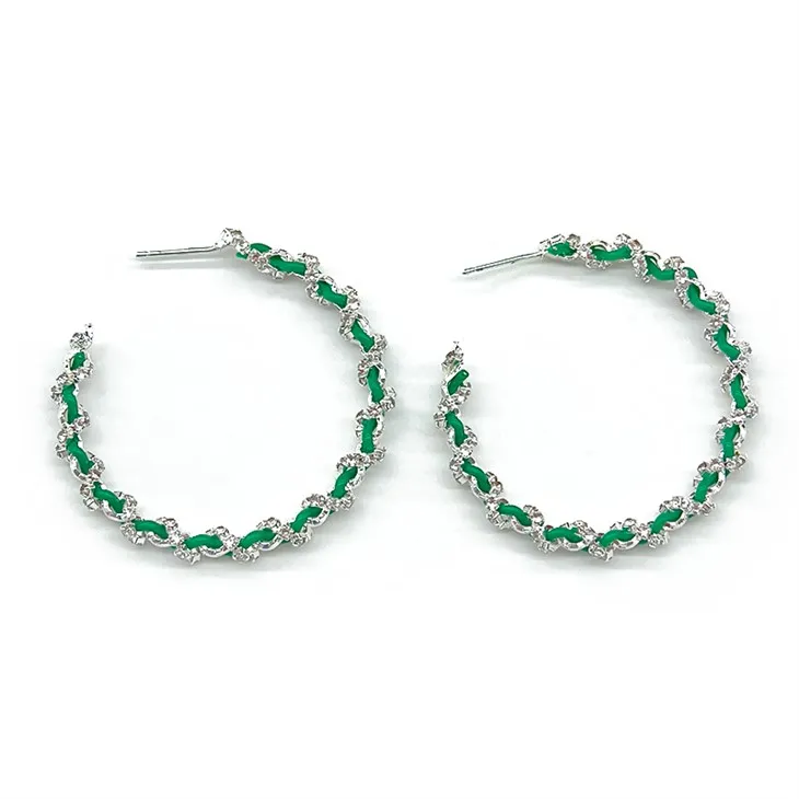 עגיל בטקסטורת אבן חן ירוקה